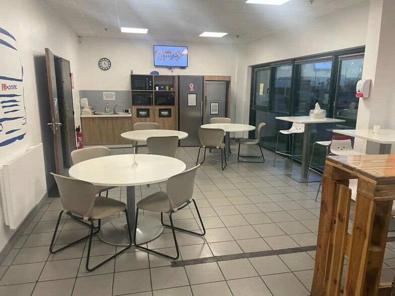 Flex dans Fretin à louer - Photo du bâtiment - Image 1 de 9