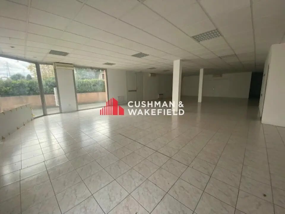 Office in Saint-Orens-de-Gameville for lease Interior Photo- Image 1 of 5