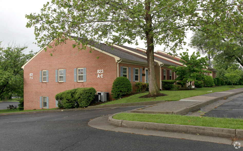 823 S King St, Leesburg, VA for sale - Building Photo - Image 1 of 1