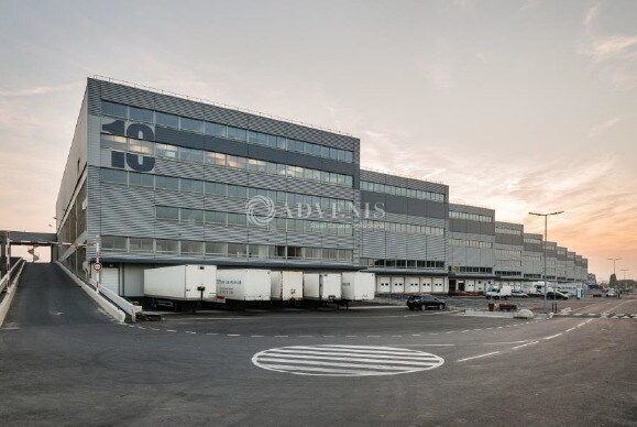 Bureau dans Pantin à louer - Photo du bâtiment - Image 1 de 11