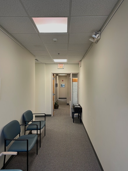 1 Blackburn Dr, Gloucester, MA for sale - Building Photo - Image 3 of 24