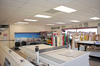 5800 Redwood Dr, Rohnert Park, CA à louer Photo intérieure- Image 1 de 8