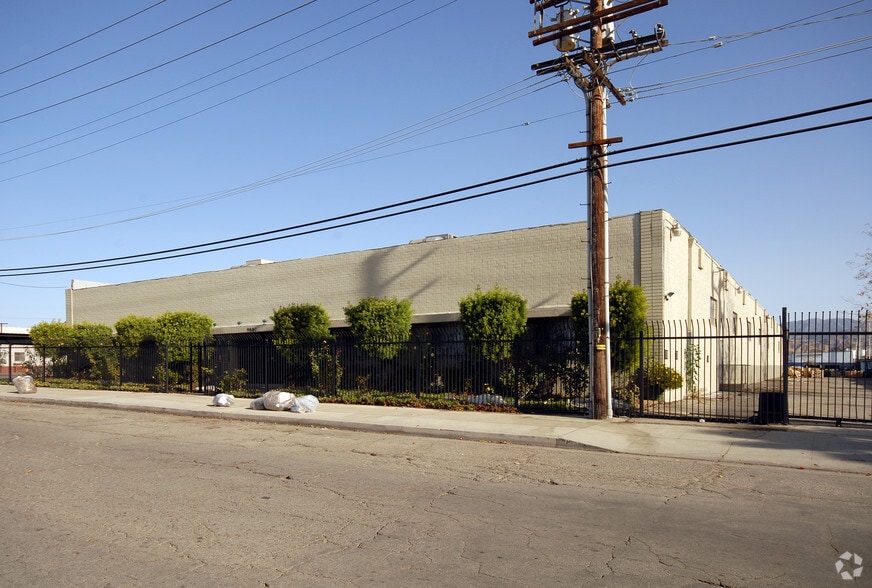 9880 San Fernando Rd, Pacoima, CA for lease - Building Photo - Image 2 of 5