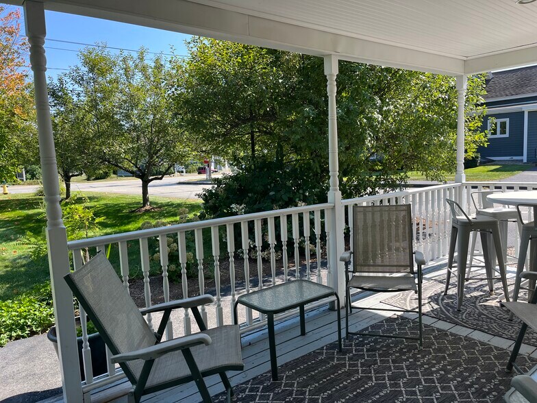 7 Agatha James Dr, Kennebunk, ME à vendre - Photo du bâtiment - Image 3 de 20