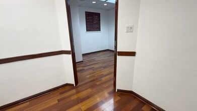 1033 Gayley Ave, Los Angeles, CA for lease - Commercial Listing Video