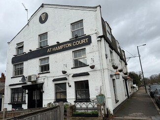 Plus de détails pour Hampton Court Rd, East Molesey - Services hôteliers à vendre