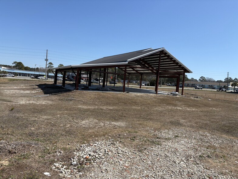 1660 Seaside SW Rd, Sunset Beach, NC à vendre - Photo du bâtiment - Image 2 de 3