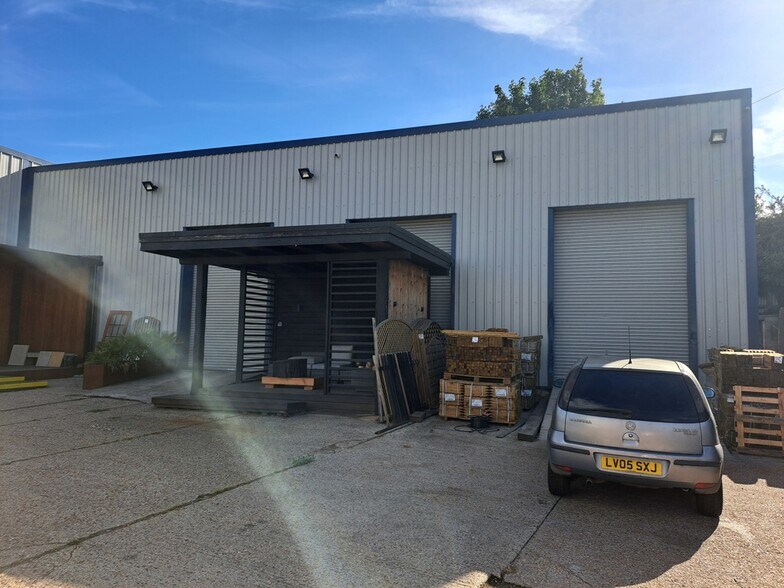 1A-1D Cauldwell Walk, Bedford à louer - Photo du bâtiment - Image 2 de 2