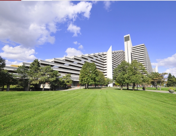 5199 Rue Sherbrooke E, Montréal, QC à louer - Photo du bâtiment - Image 2 de 23