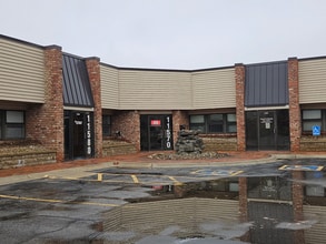 11550-11590 W Dodge Rd, Omaha, NE for lease Interior Photo- Image 1 of 5