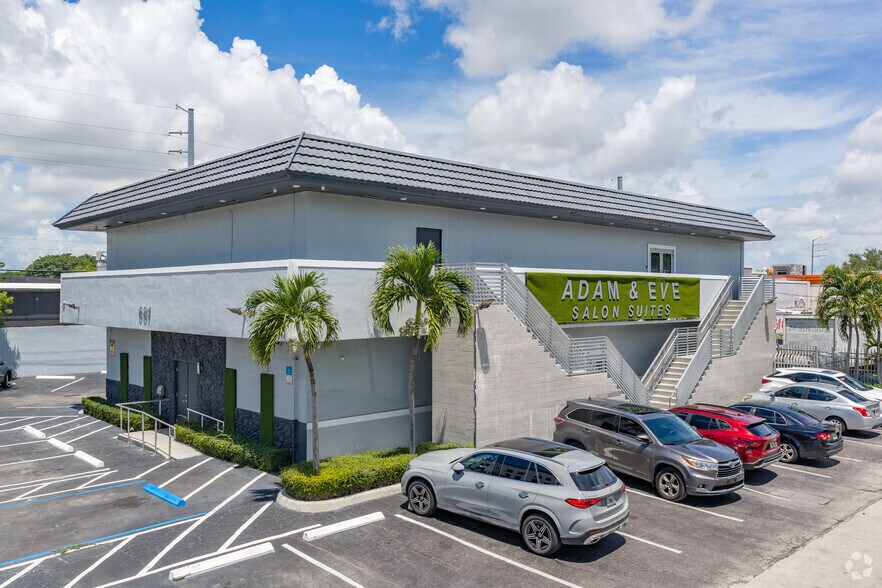 681 NW 108th St, Miami, FL à vendre - Photo du bâtiment - Image 1 de 13