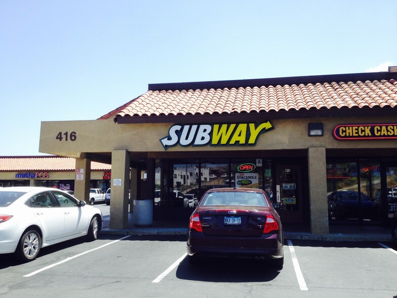 340-416 W San Ysidro Blvd, San Ysidro, CA à louer - Photo du bâtiment - Image 3 de 9