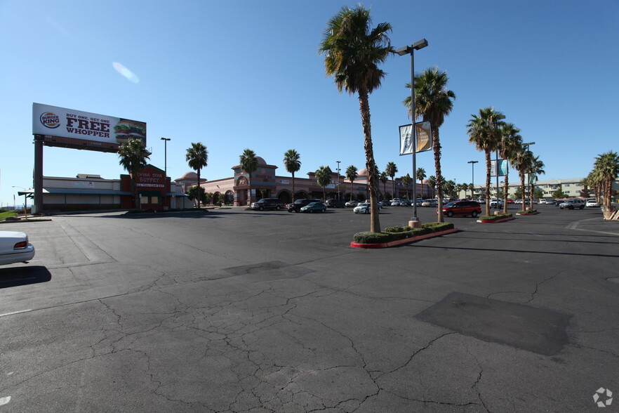 4965-5035 W Tropicana Ave, Las Vegas, NV à louer - Photo du b timent - Image 3 de 8