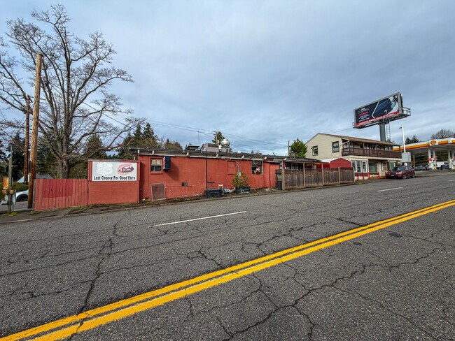 Plus de détails pour 8825 SW Canyon Rd, Portland, OR - Commerce de détail à vendre