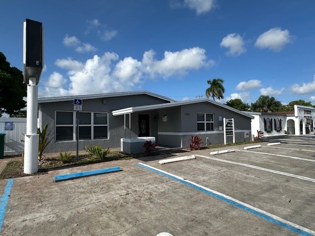 6740 Taft St, Hollywood, FL à louer - Photo du bâtiment - Image 1 de 18