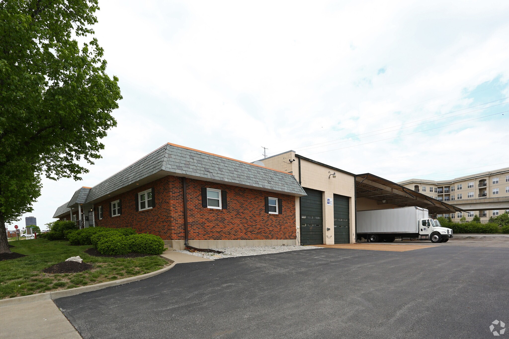 290-292 Hanley Industrial Ct, Brentwood, MO à vendre Photo principale- Image 1 de 1