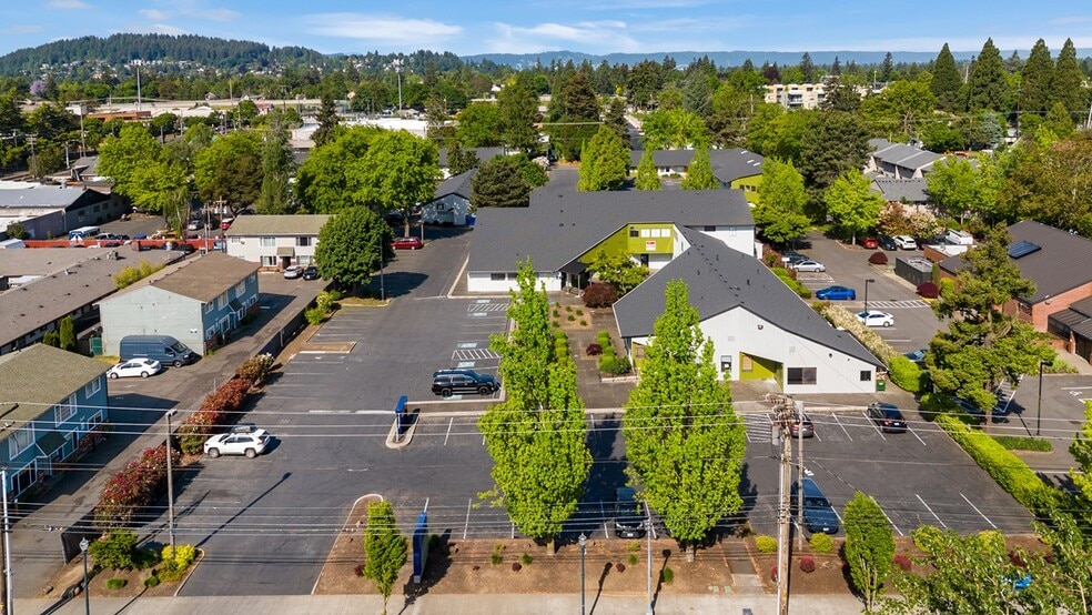 125 NE 102nd Ave, Portland, OR for sale - Building Photo - Image 2 of 2