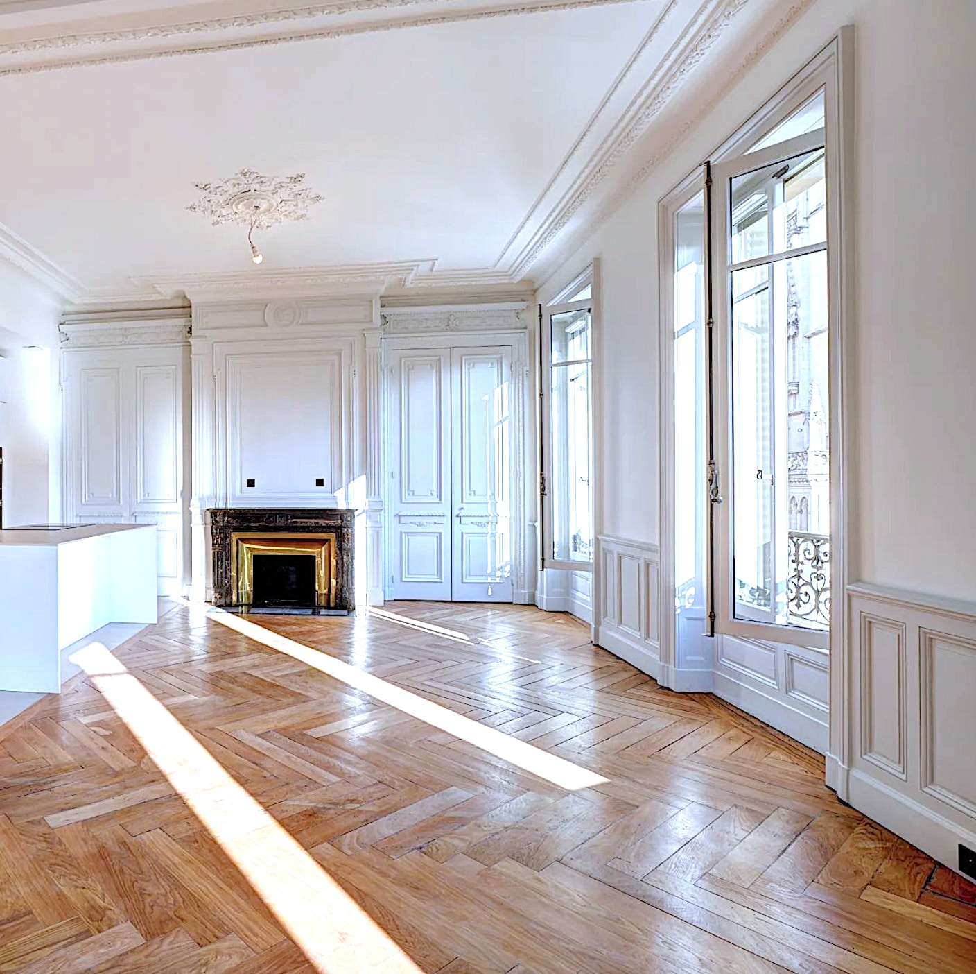 15 Avenue Victor Hugo, Paris for lease Primary Photo- Image 1 of 2