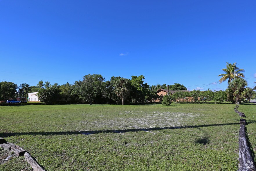 2833 S Congress Ave, Palm Springs, FL à louer - Photo principale - Image 1 de 29