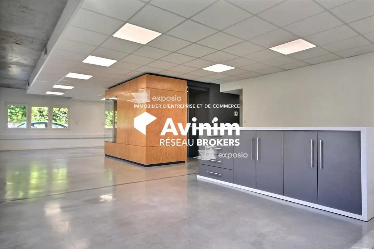 Office in Meylan for lease Interior Photo- Image 1 of 14