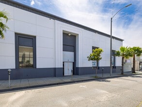 320-330 E Manchester Blvd, Inglewood, CA à louer Photo du bâtiment- Image 2 de 30