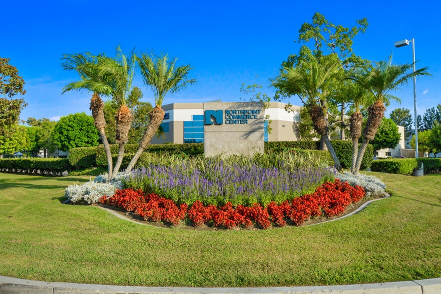 550 Burning Tree Rd, Fullerton, CA for lease - Building Photo - Image 2 of 5