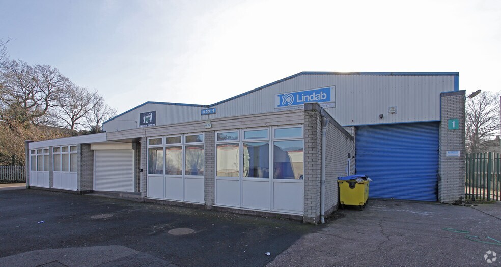 Bromsgrove Rd, Halesowen à louer - Photo du bâtiment - Image 2 de 4