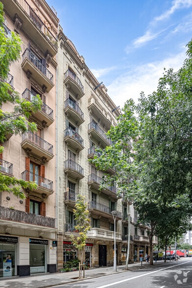 Commerce de détail dans Barcelone, Barcelona à louer - Photo principale - Image 1 de 2