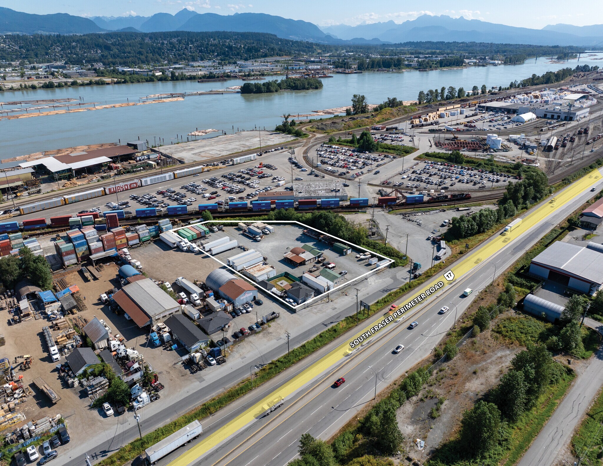 13163-13181 116 Av, Surrey, BC à vendre Photo du bâtiment- Image 1 de 24