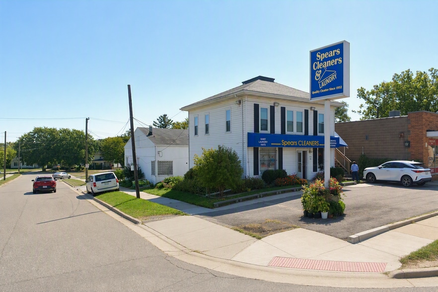 178 Northbound Gratiot Ave, Mount Clemens, MI à vendre - Photo principale - Image 1 de 2