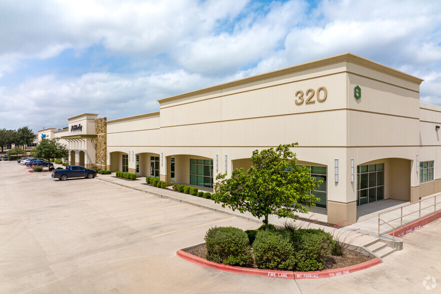 320 Barnes Dr, San Marcos, TX for sale - Building Photo - Image 1 of 1