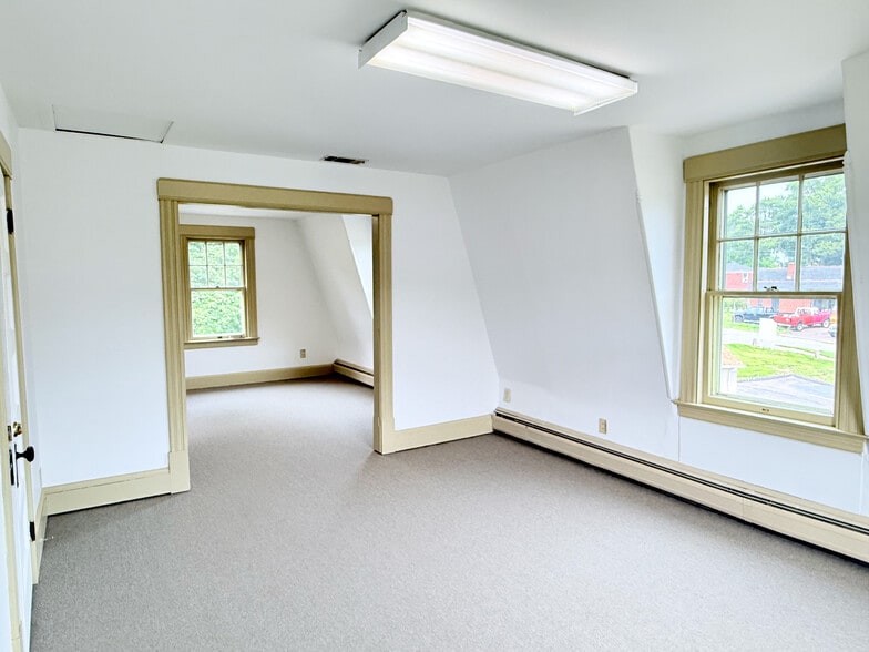 194-196 New London Tpke, Glastonbury, CT for sale - Building Photo - Image 2 of 22