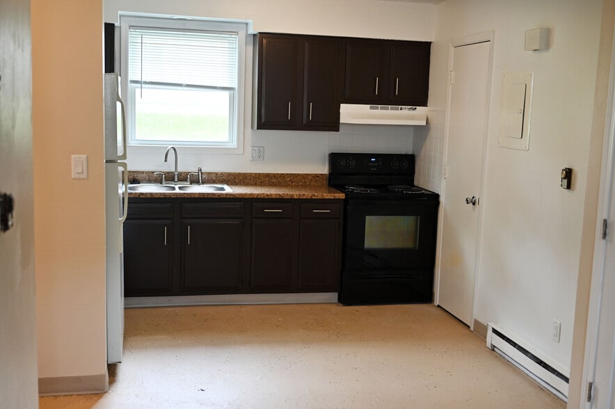4719 Toronto St, Ames, IA à vendre - Photo intérieure - Image 2 de 8