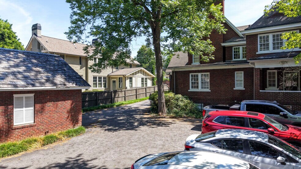 1310 Augusta St, Greenville, SC à louer - Photo du bâtiment - Image 3 de 9