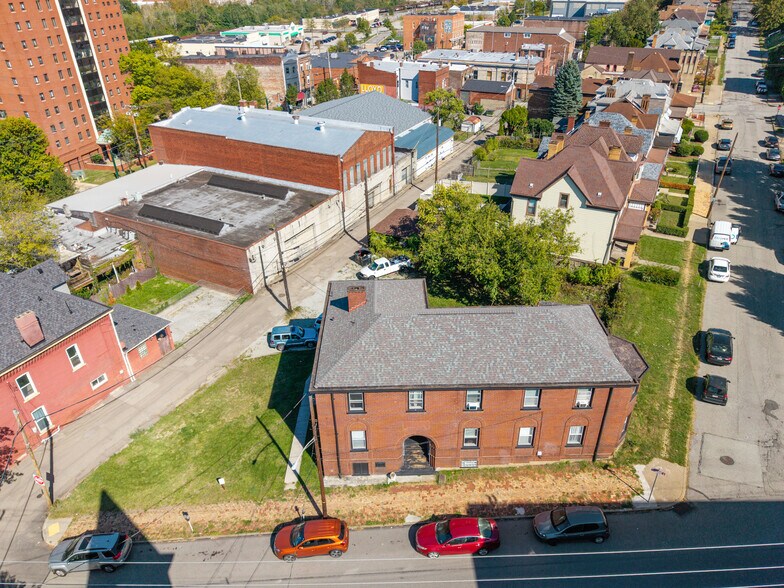 815 McClure St, Munhall, PA à vendre - Photo du bâtiment - Image 2 de 25