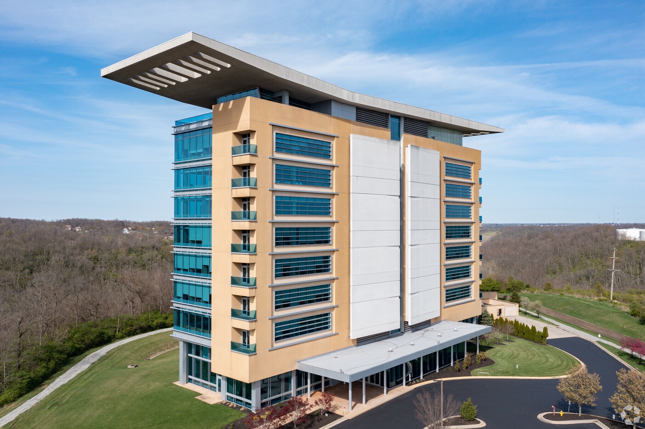 740 Centre View Blvd, Crestview Hills, KY à louer Photo du bâtiment- Image 1 de 14