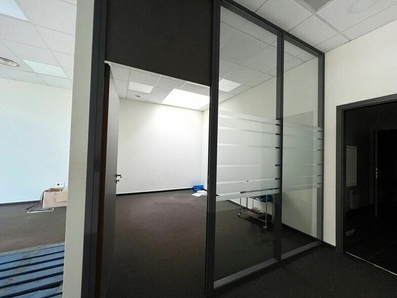 Flex in Strasbourg for lease - Interior Photo - Image 3 of 10