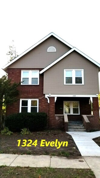 1324 Evelyn St, Rockford, IL à vendre - Photo principale - Image 1 de 1