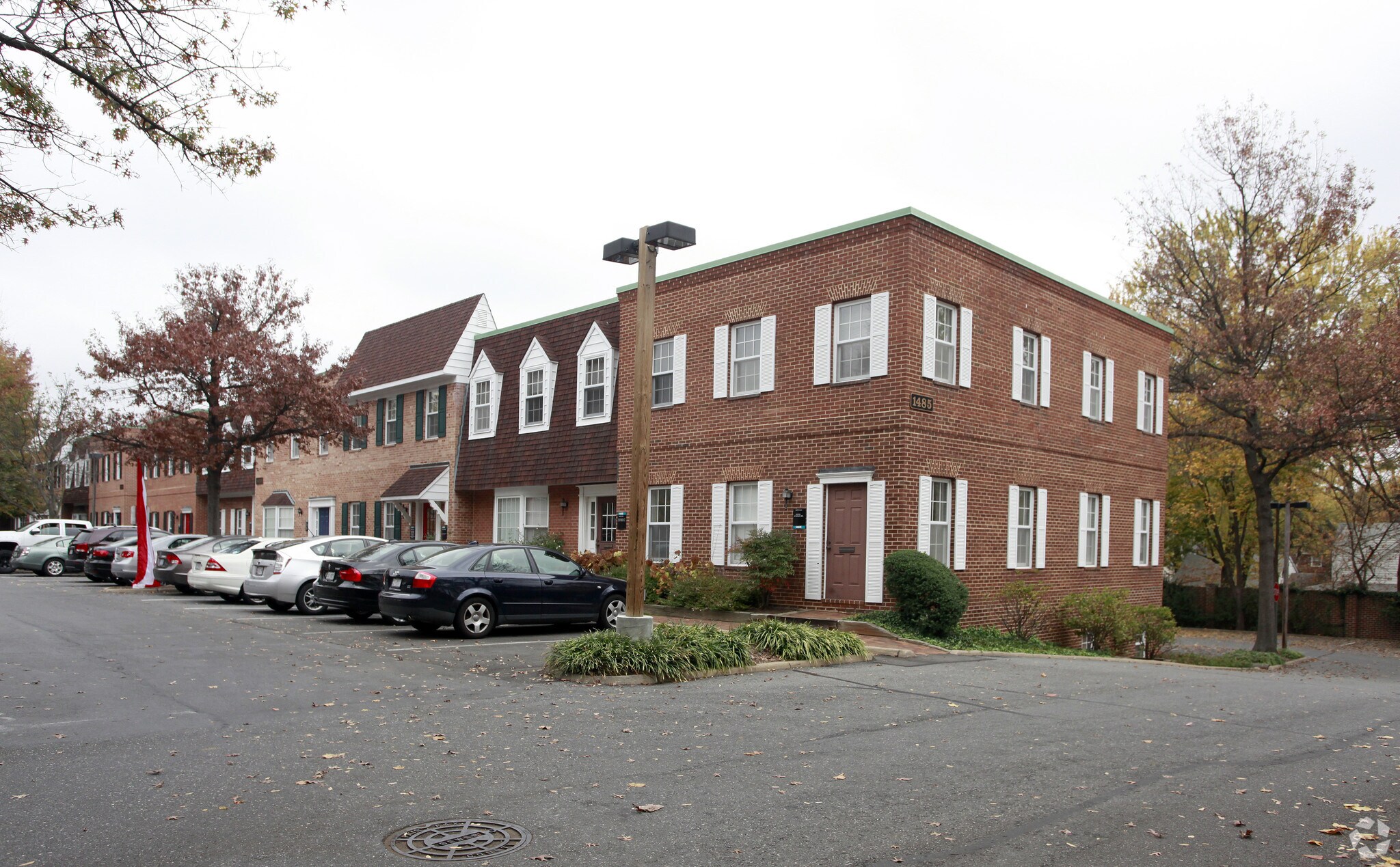 1485 Chain Bridge Rd, McLean, VA à louer Photo du bâtiment- Image 1 de 5