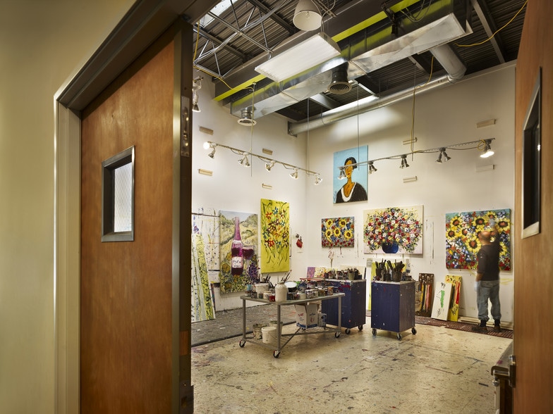 243 N Union St, Lambertville, NJ for lease - Interior Photo - Image 3 of 8