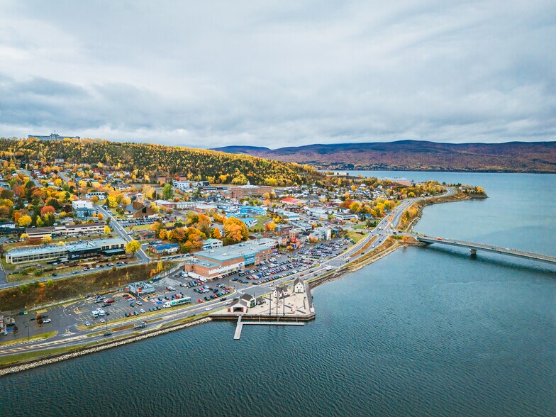 167 Rue De La Reine, Gaspé, QC à louer - Aérien - Image 2 de 8