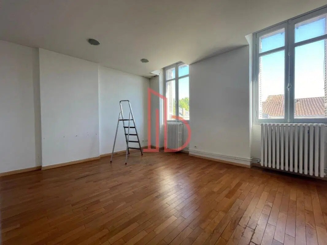 Office in Le Bouscat for lease Interior Photo- Image 1 of 8