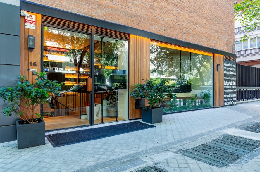 Multifamily in Madrid, Madrid for sale - Building Photo - Image 2 of 2