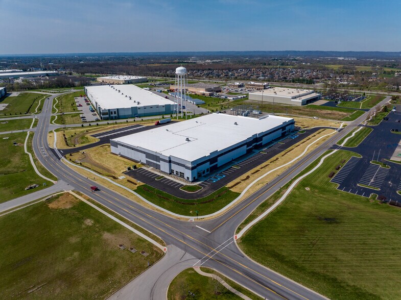 160 Safety St, Jeffersonville, IN à louer - Photo du bâtiment - Image 1 de 1