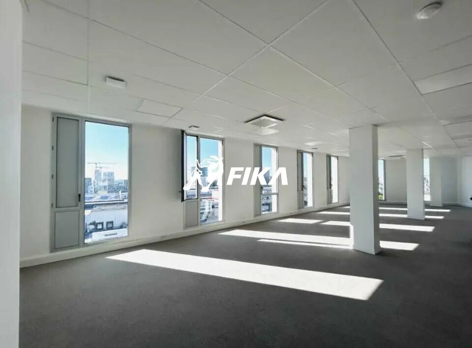 Bureau dans Bordeaux à louer Photo du bâtiment- Image 1 de 17