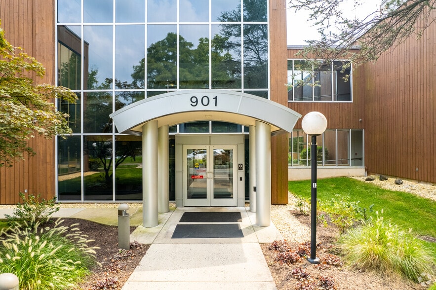 901 E 8th Ave, King Of Prussia, PA for lease - Building Photo - Image 3 of 10