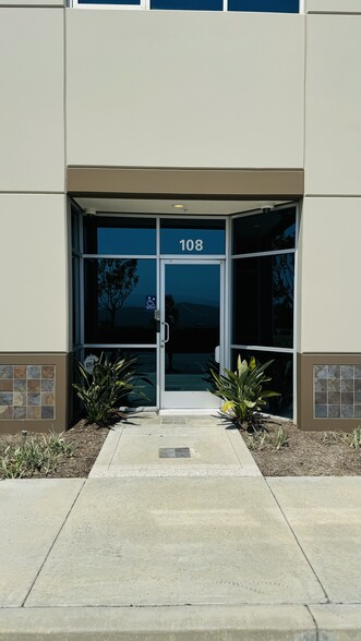 216 Avenida Fabricante, San Clemente, CA for lease - Building Photo - Image 2 of 20