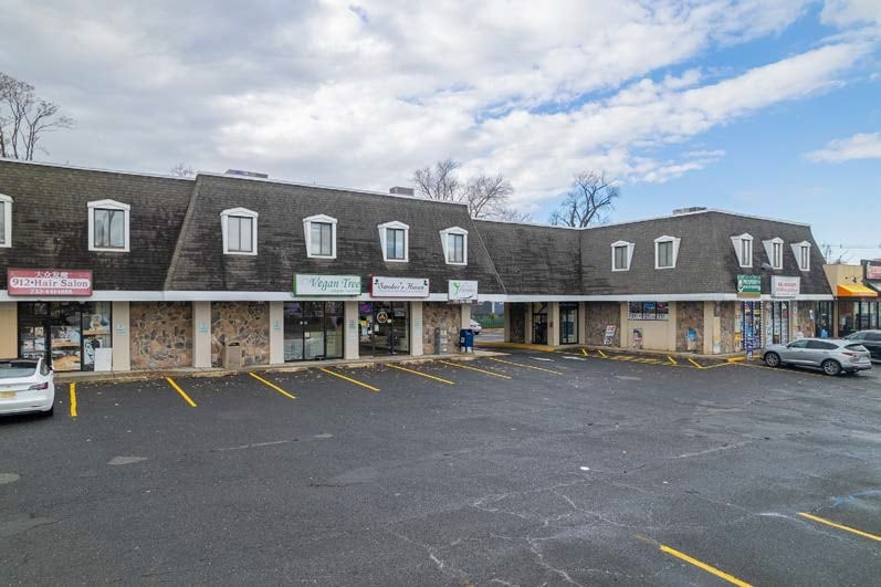 952 S State Route 34, Matawan, NJ for lease - Building Photo - Image 2 of 5