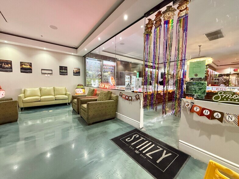 6332 S Rainbow Blvd, Las Vegas, NV à vendre - Photo du bâtiment - Image 2 de 20