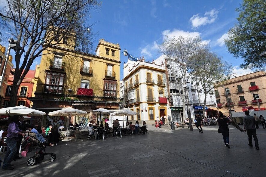 Retail in SEVILLA, Sevilla for lease - Building Photo - Image 1 of 1